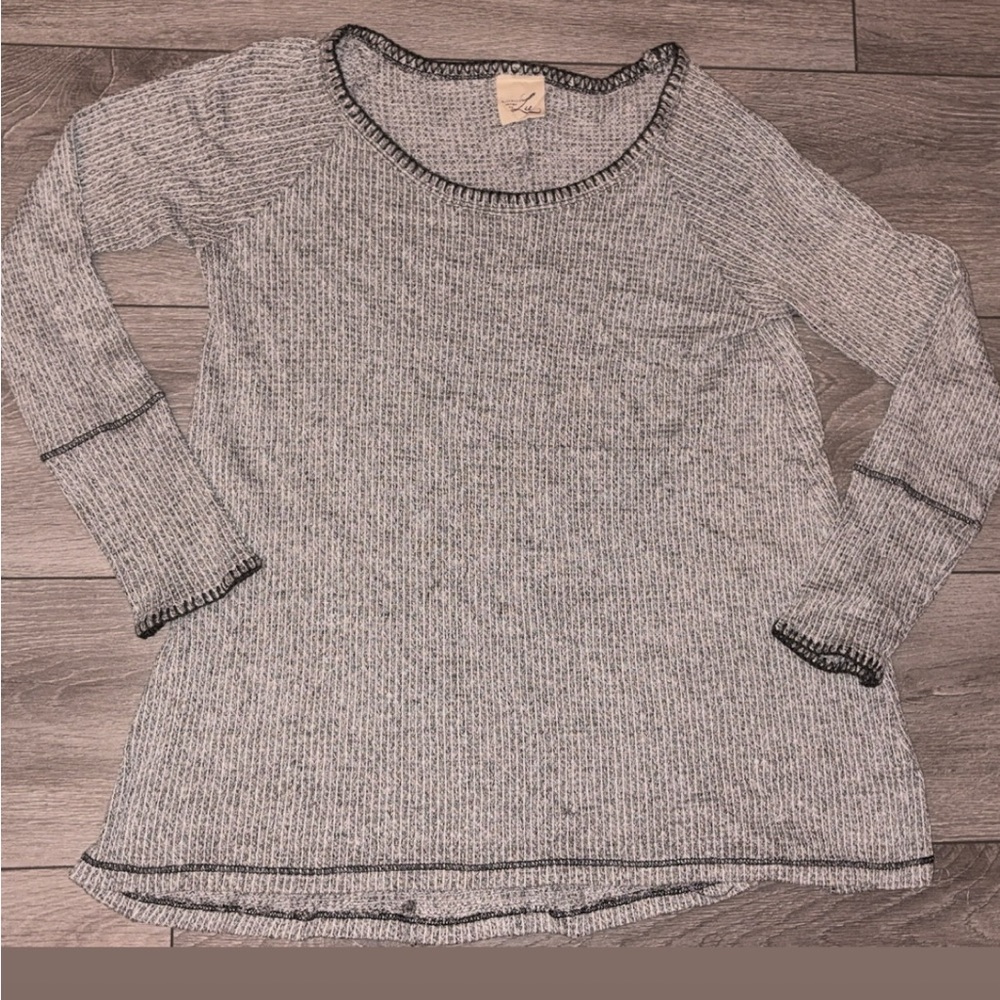 Artistic Works By Lu Size Medium Long Sleeved Blouse Gray Waffle Knit Sweater